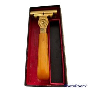 Vintage Schick razor circa 1935 with Bakelite handle.